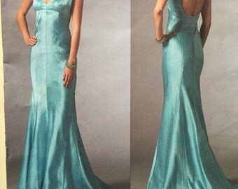 Vogue V2964 Tom and Linda Platt dress pattern Size DD (12-14-16-18)