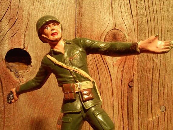 Vintage Toy Soldier US Marine Made by Louis Marx and Company.