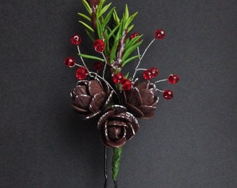 Christmas gift Christmas tree Pine cones hair pin Winter hairpiece New Year gift Nature hair style Woodland hair pin Red green pin