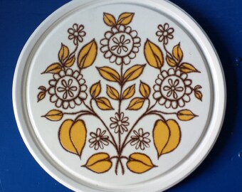 Herbolzheim 317 30P 343: sixties/seventies cake plate, sparkling design, flowery yellow