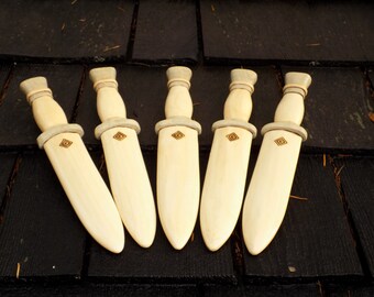 Slender Desert Dagger-Wooden Toy Knife