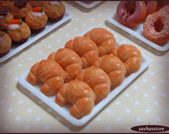 Miniature dollhouse croissants, 1:12 scale miniature food, miniature croissants, polymer clay food