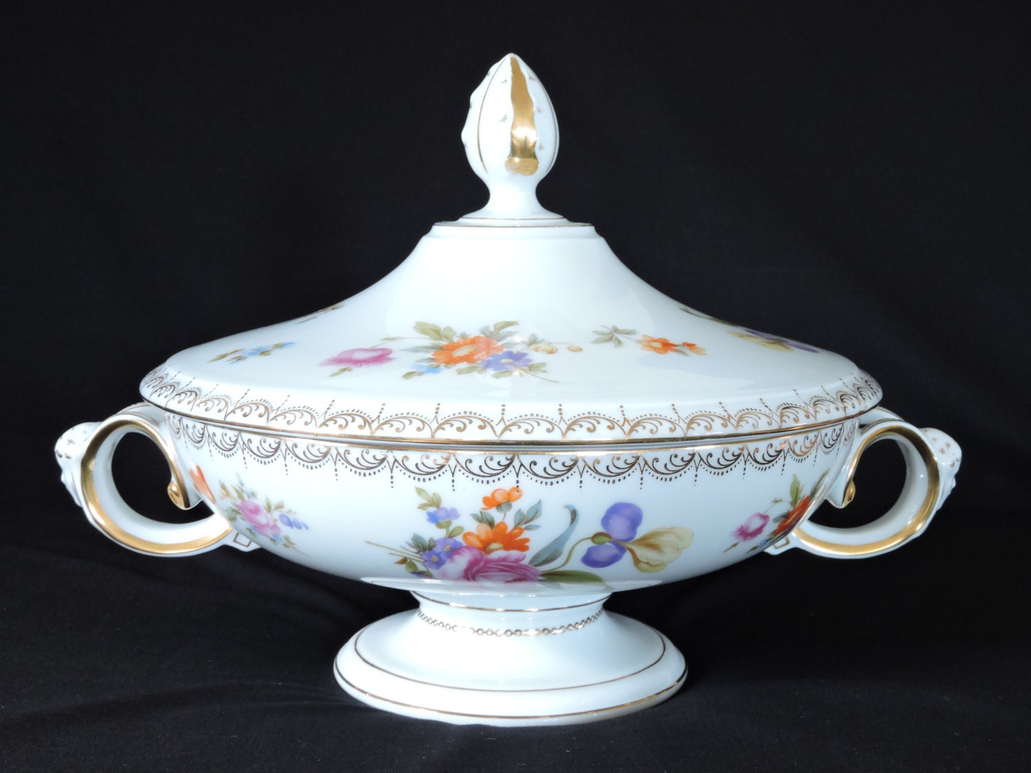 Dating rosenthal porcelain