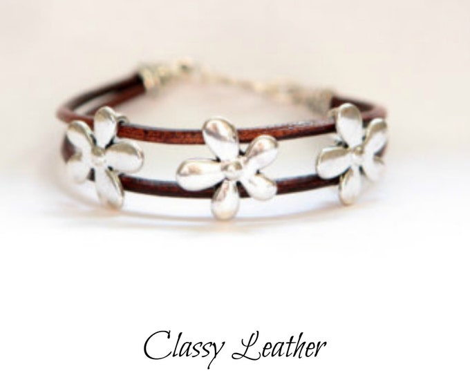 Flower ring, leather ring, women ring, boho ring, bohemian ring, Women Leather ring with flower charm, feminine ring, unique ring