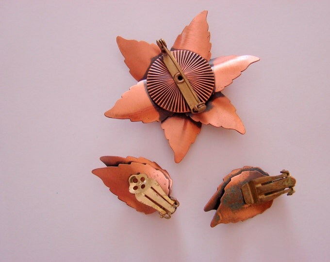 Copper Floral Demi Parure Brooch & Earrings / Textured / Clip / Mid Century Vintage Jewelry / Jewellery