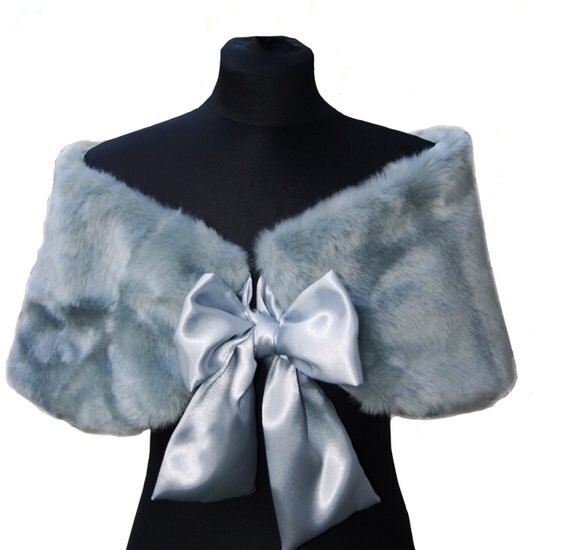 Faux fur silver grey bridal wrap shawl capelet by weddingspain