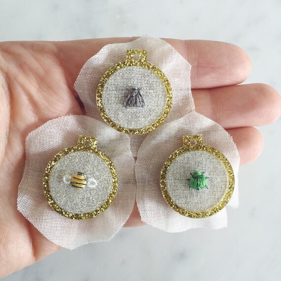 Miniature embroidery hoop frames gold glitter by creativemuster