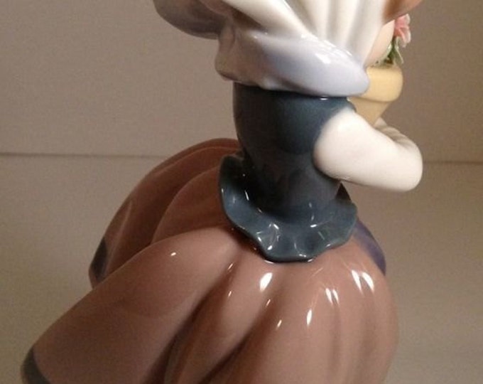 Retired Lladro Porcelain Spring is Here Figurine Jose Puche 6 3/4 Inch