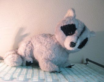 pillow pet raccoon