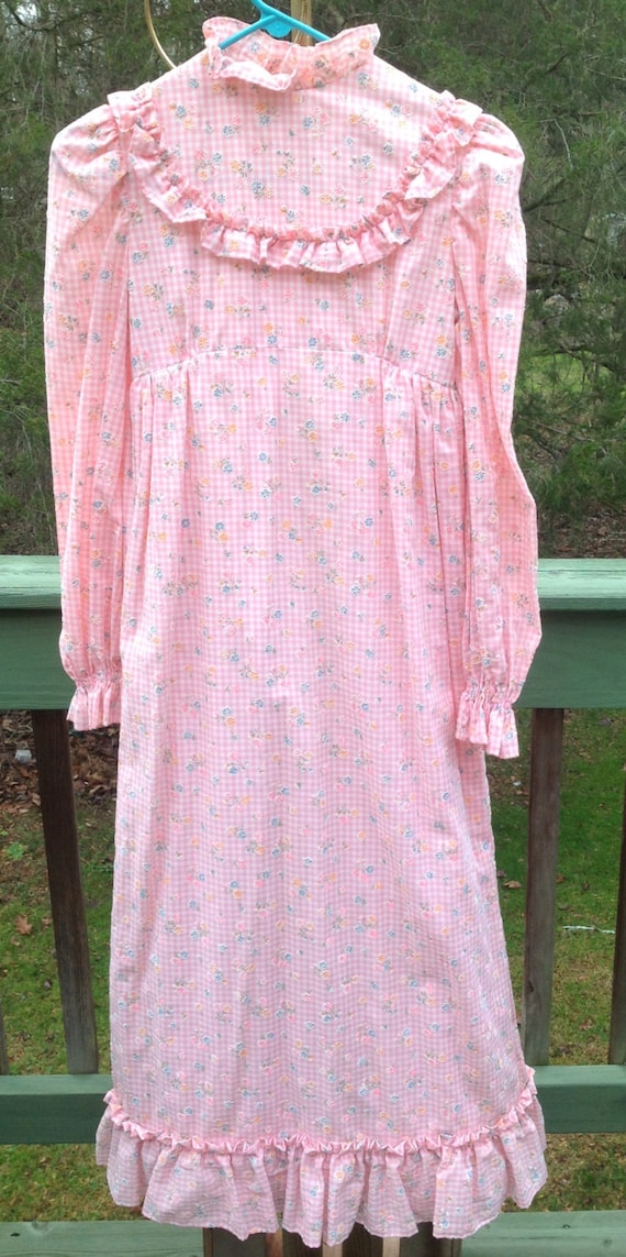 Vintage 70s Pink Floral Prairie Amish Dress Ruffle Neck