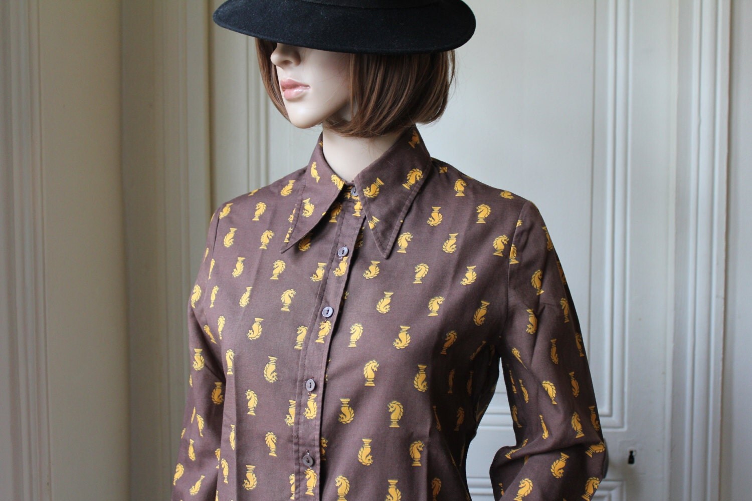Chemise marron motifs oranges 70s chemise vintage col pelle a