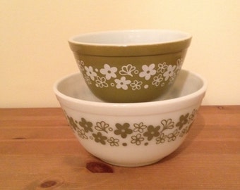 Vintage Pyrex Crazy Daisy Spring Blossom Mixing Bowls #401 and #402 Set of 2 SALE