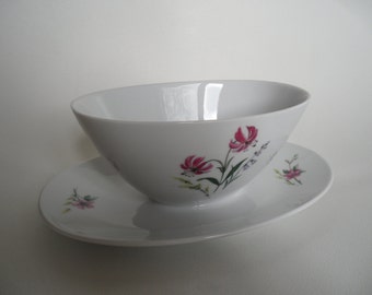 Schirnding Bavaria gravy boat,german porcelain gravy boat,sauciere,porcelain sauciere,Vintage porcelain,collectible porcelain,old porcelain