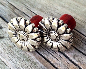 Delightful Silver Daisy Plugs -Size: 2g (6mm) & 0g (8mm)/Elegant/Handcrafted Wood Plugs/Wedding/Organic Gauges/wood Gauges/Hippie/