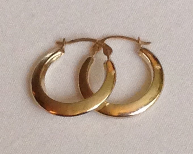 Storewide 25% Off SALE Vintage 14k Yellow Gold Designer Tapered Hoop Earrings Featuring Modern Hollow Finish