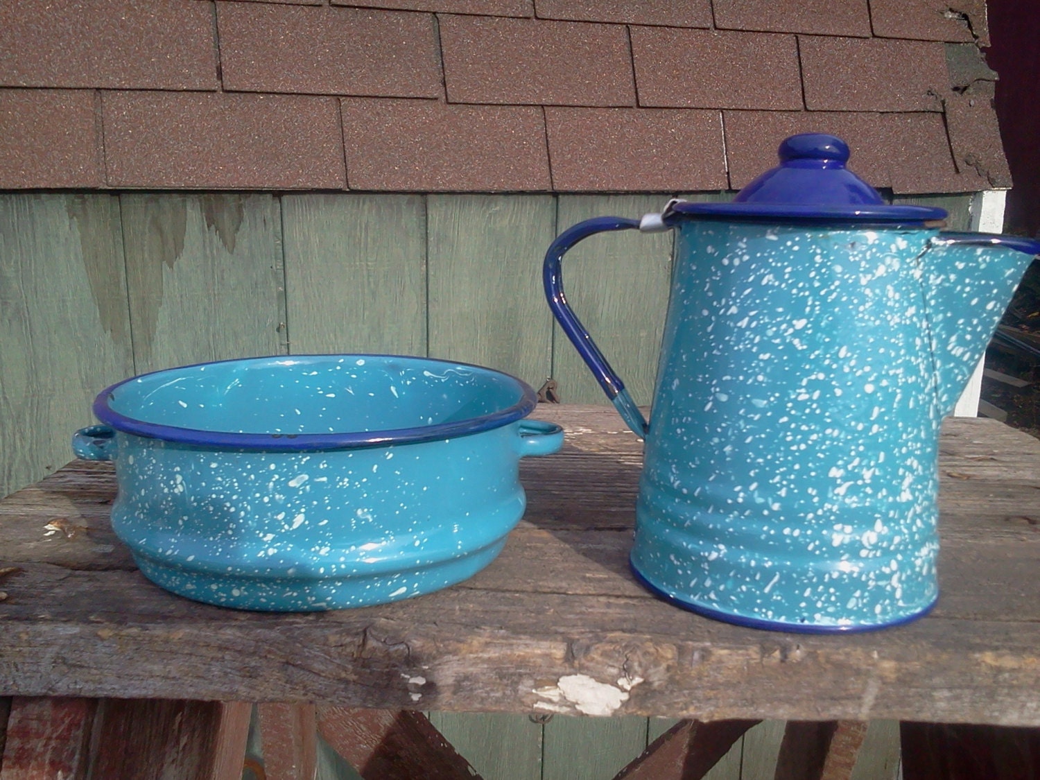 COUNTRY KITCHEN Speckled Enamel ware coffee pot and pan