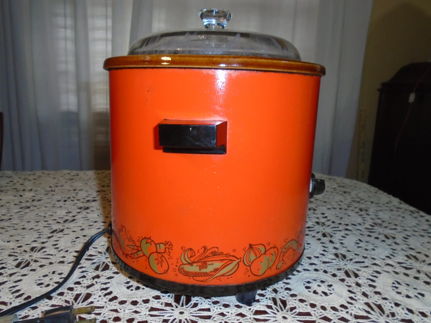 Vintage Crockpot / Vintage cookware / by Montyhallsshowcase