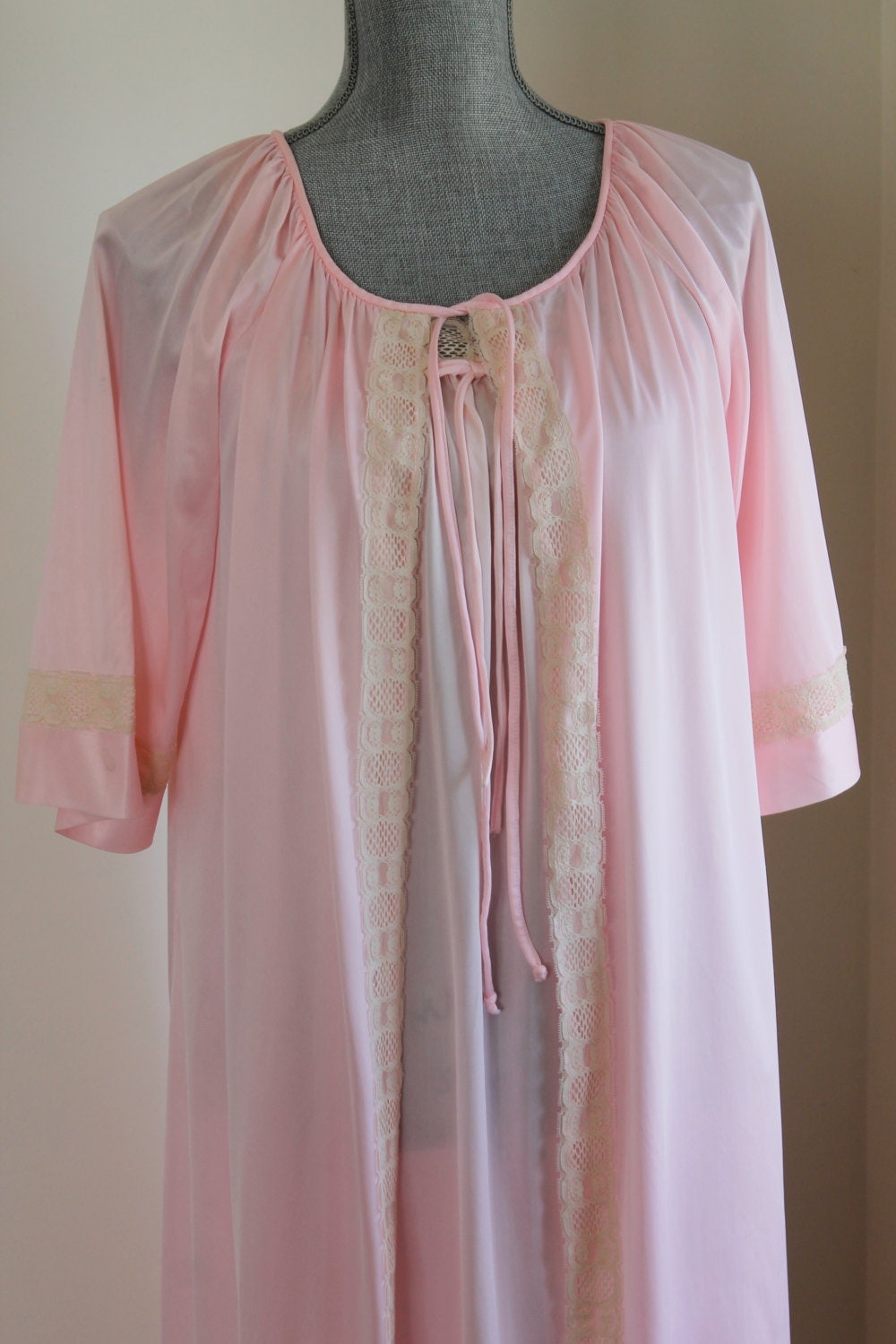 Pink Peignoir Set by Lov'Lee Size Medium Night Gown and