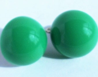 Vintage Green Button Earrings, Silver Tone Earrings, Round Plastic Earrings, Mint Green Clip On Earrings, Summer Jewelry, Gift For Her,1970s