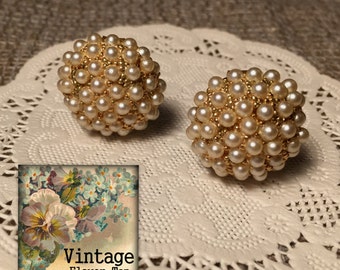HOBE Earrings, Hobe Cluster gold tone, Hobe pearl clip on earrings, Signed Hobe, Wonderful Vintage Clip Ons, Cluster Pearl Clipons