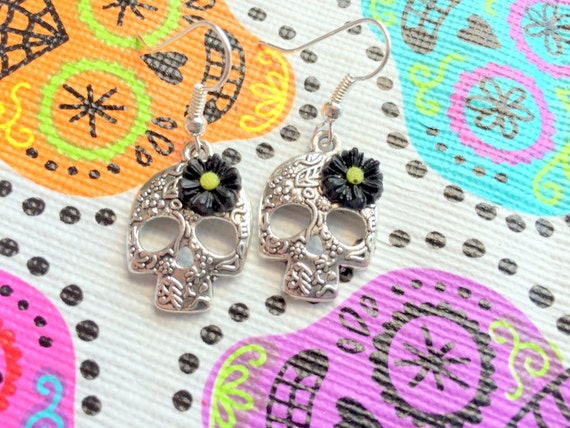 Silver Sugar Skull Black Daisy Day Of The Dead Earrings