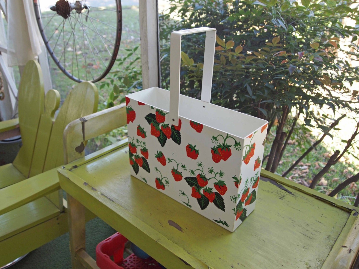 Magazine Rack Plastic Magazine Rack Strawberry Storage Bin