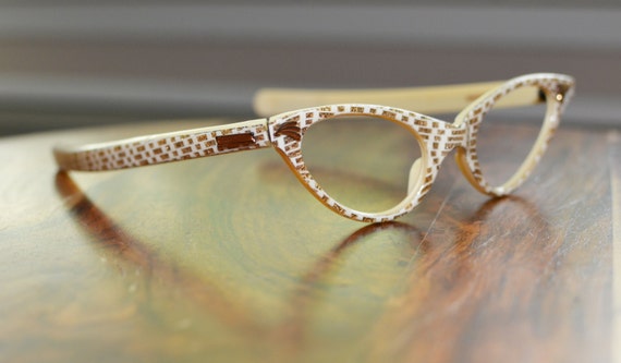 Vintage Cream and Gold Glitter Pattern Cat Eyeglasses NOS