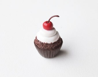 Chocolate Cupcake Brooch - FOOD brooch / miniature dessert pin / cake pin / cherry on top / hot chocolate / tiny polymer food / Birthday pin