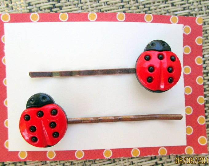 Ladybug bobby pins-girls hair clips-Childrens accessorys-cute ladybug barrettes-girls birthday gift-little girls party favors-kids hair pins