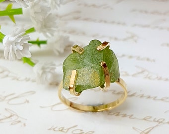 Raw Peridot Ring, Peridot Birthstone Ring, Stackable Ring, Solitaire Ring, Gift For Her, Boho Chic, Birthstone Jewelry, Green Peridot