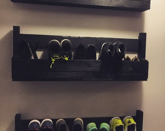 Wall shoe rack