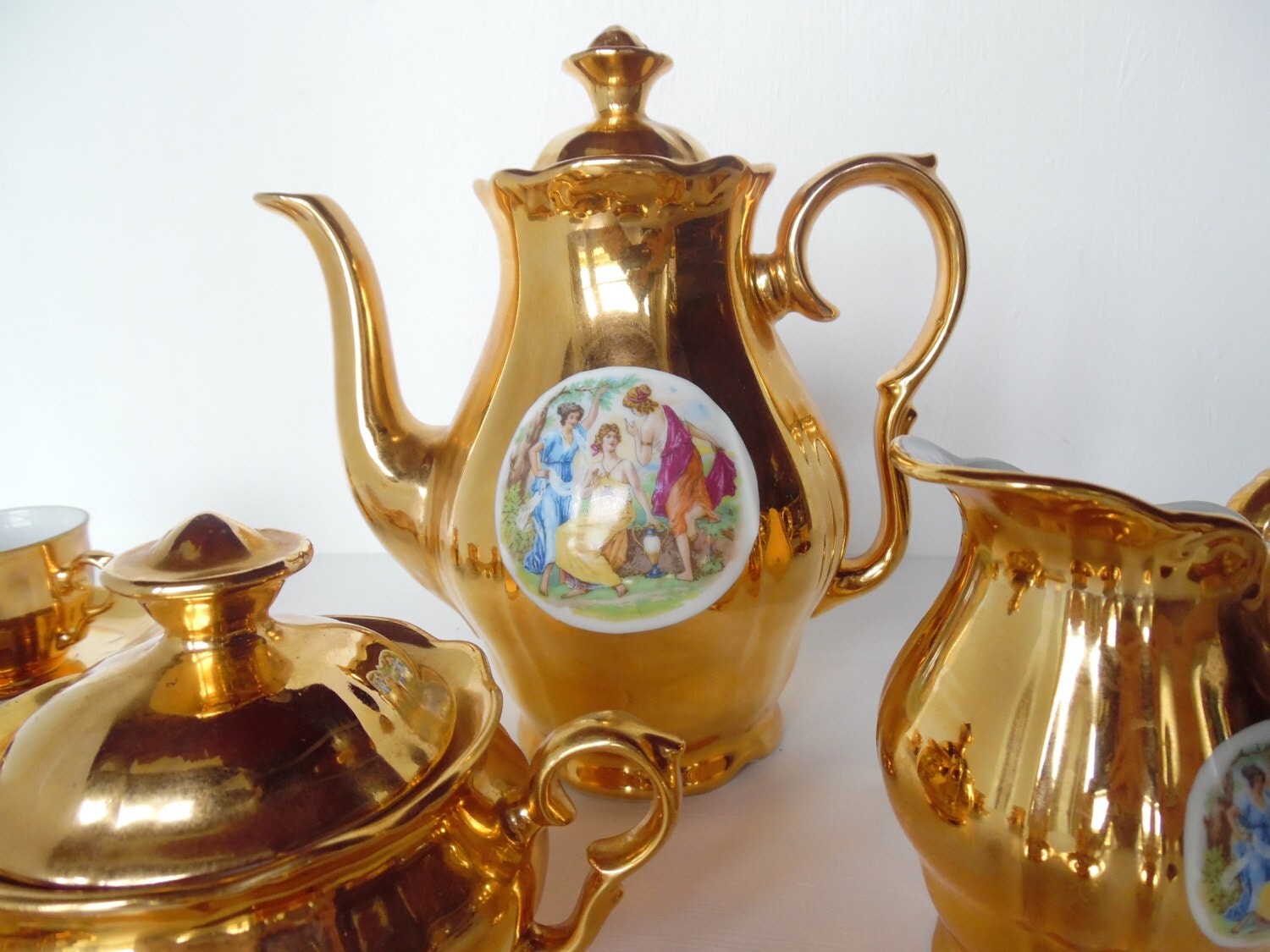 Fragonard demitasse tea set / coffee set gold porcelain