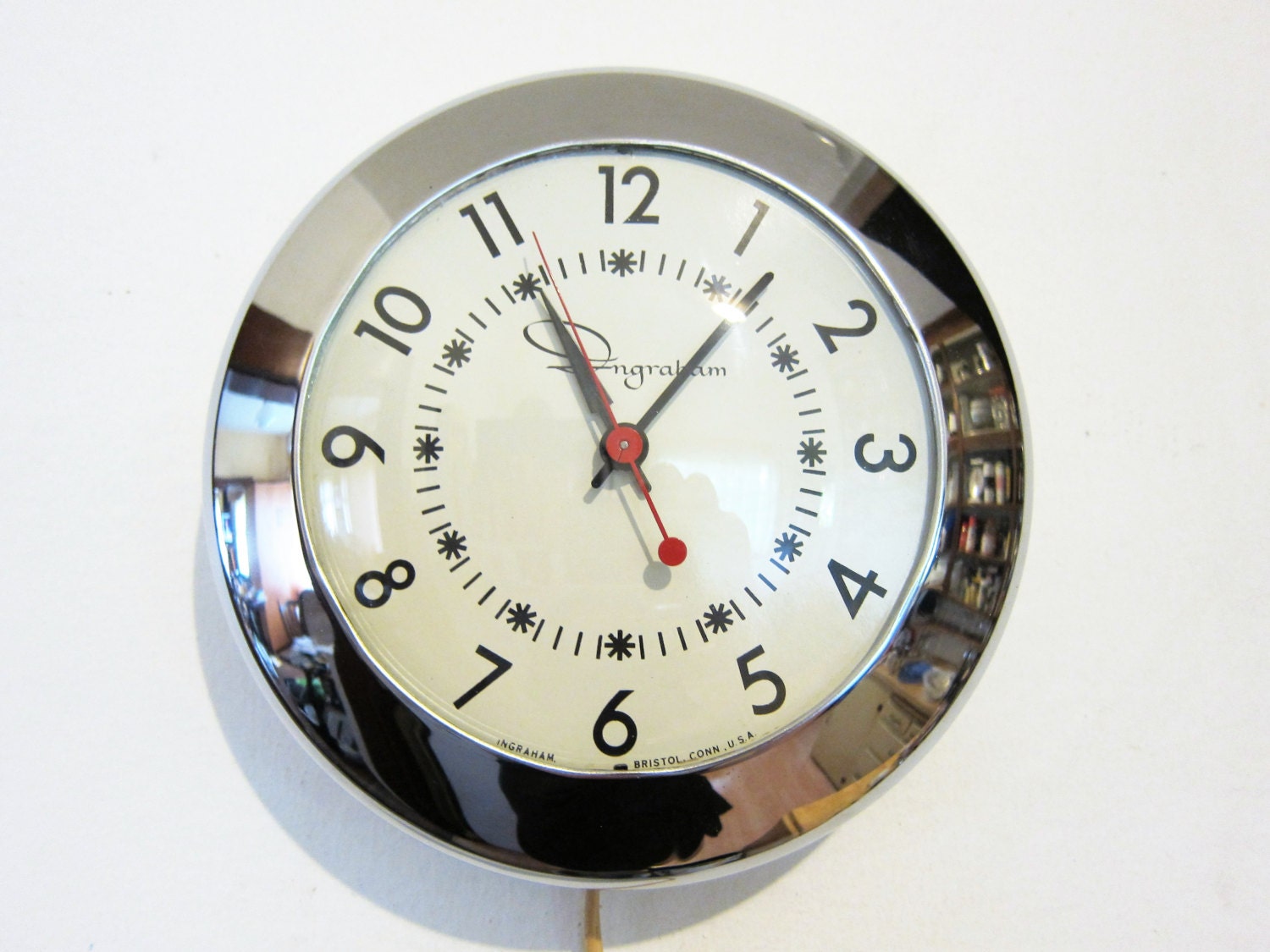 Ingraham Electric Kitchen Wall Clock Chrome and Ivory 1960s