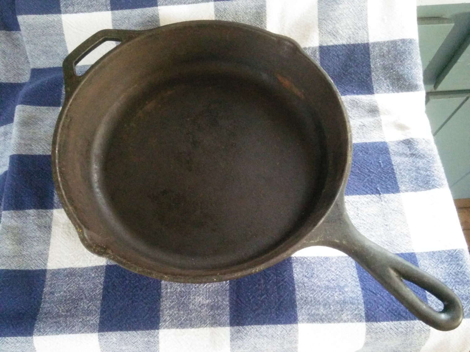 Vintage Lodge Cast Iron Fry Pan Number 8 Cast Iron Frying Pan