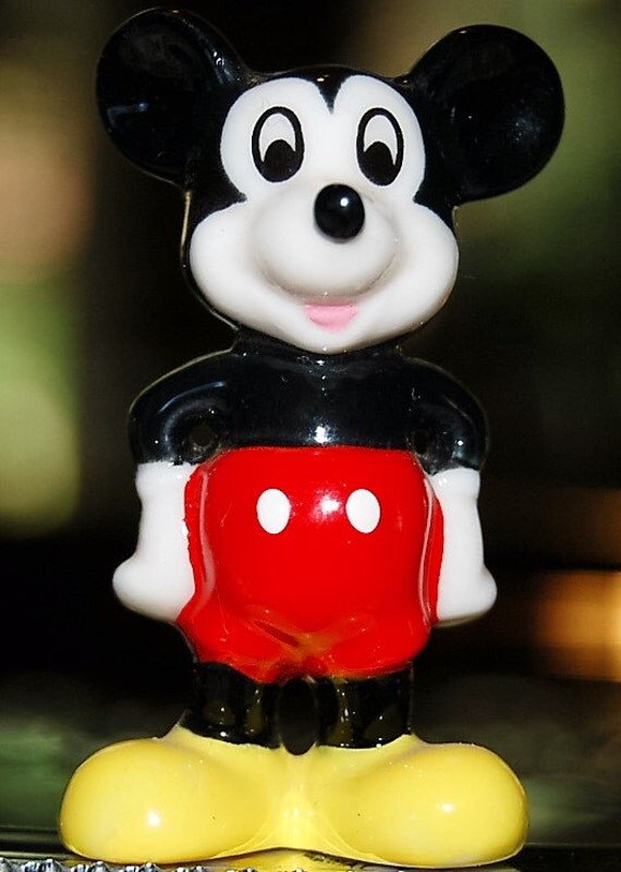 collectible mickey mouse figurines