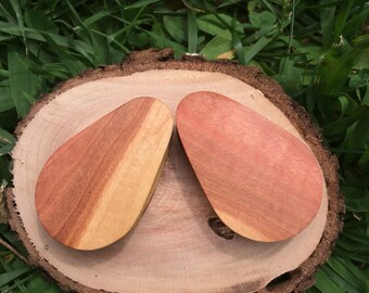 37mm Two Tone Pink Ivory Teardrop Plugs
