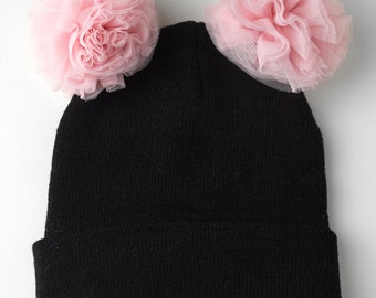 Black beanie with tulle pom pom