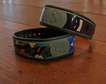 Superheroes and More Magic Band Covers! Unique and fun stickers for your wristbands. Princesses, Super heroes, Nature patterns and decals!