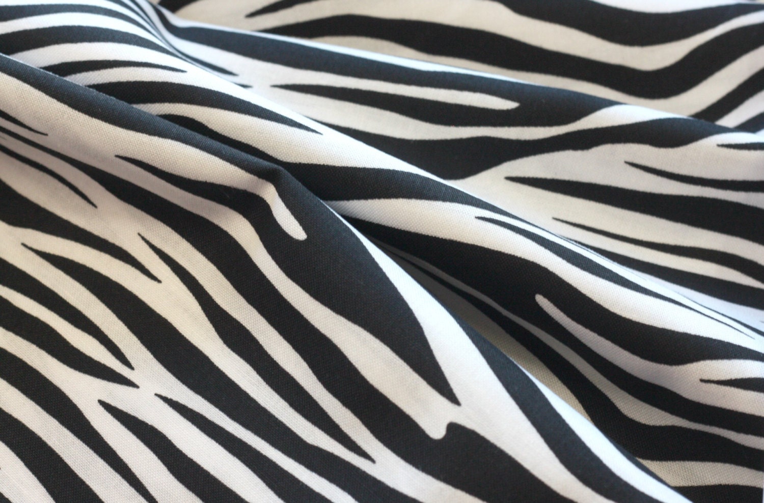 20% Off Robert Kaufman FABRIC Metro Living Zebra Black