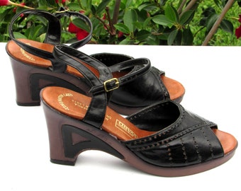 Sz 8B Boho Leather Sandals 70s Black Open Toe Wedge Sandals