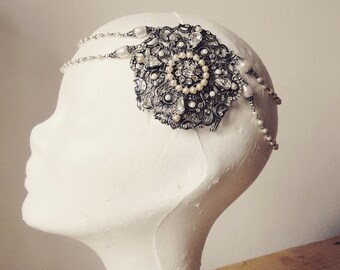 1920s bridal Hair Chain Great Gatsby Headpiece Swarovski Crystal Pearls Wedding fashion jewelry Forehead Drape hair comb Silver Filigree