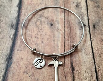 Hammer initial bangle - hammer jewelry, hammer bracelet, construction jewelry, construction jewelry, tool bracelet, home reno jewelry