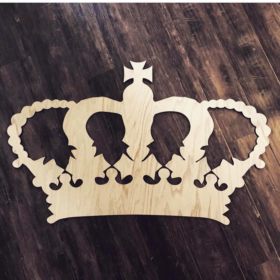 Рог 4 буквы. Корона из дерева. Корона из фанеры. Корона из фанеры для декора. Корона для лазерной резки.