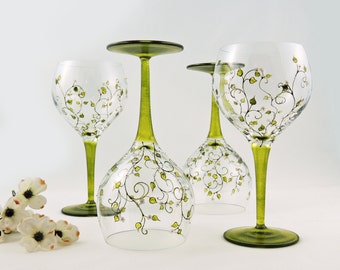 Hand painted wine glasses - Set of 4 wine glasses - Liane collection - Green with white flowers