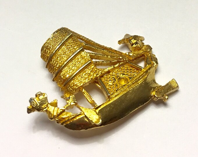 Chinese Junk Boat Brooch Dragon Figural Gold Tone Vintage