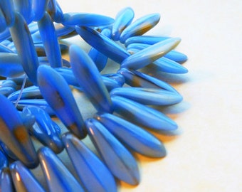 NEW GORGEOUS Czech Glass Dagger Beads in Pretty Shades of Blue and Cream (15) 5 x 15 MM