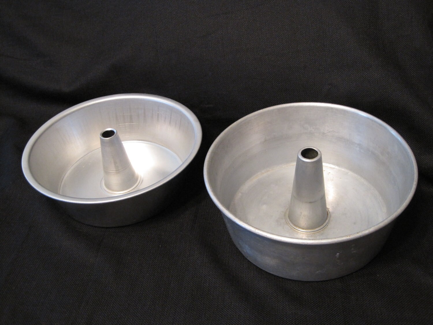 2 Vintage 1Piece Tube Cake Pans Angel Food Cake Pan Mirro