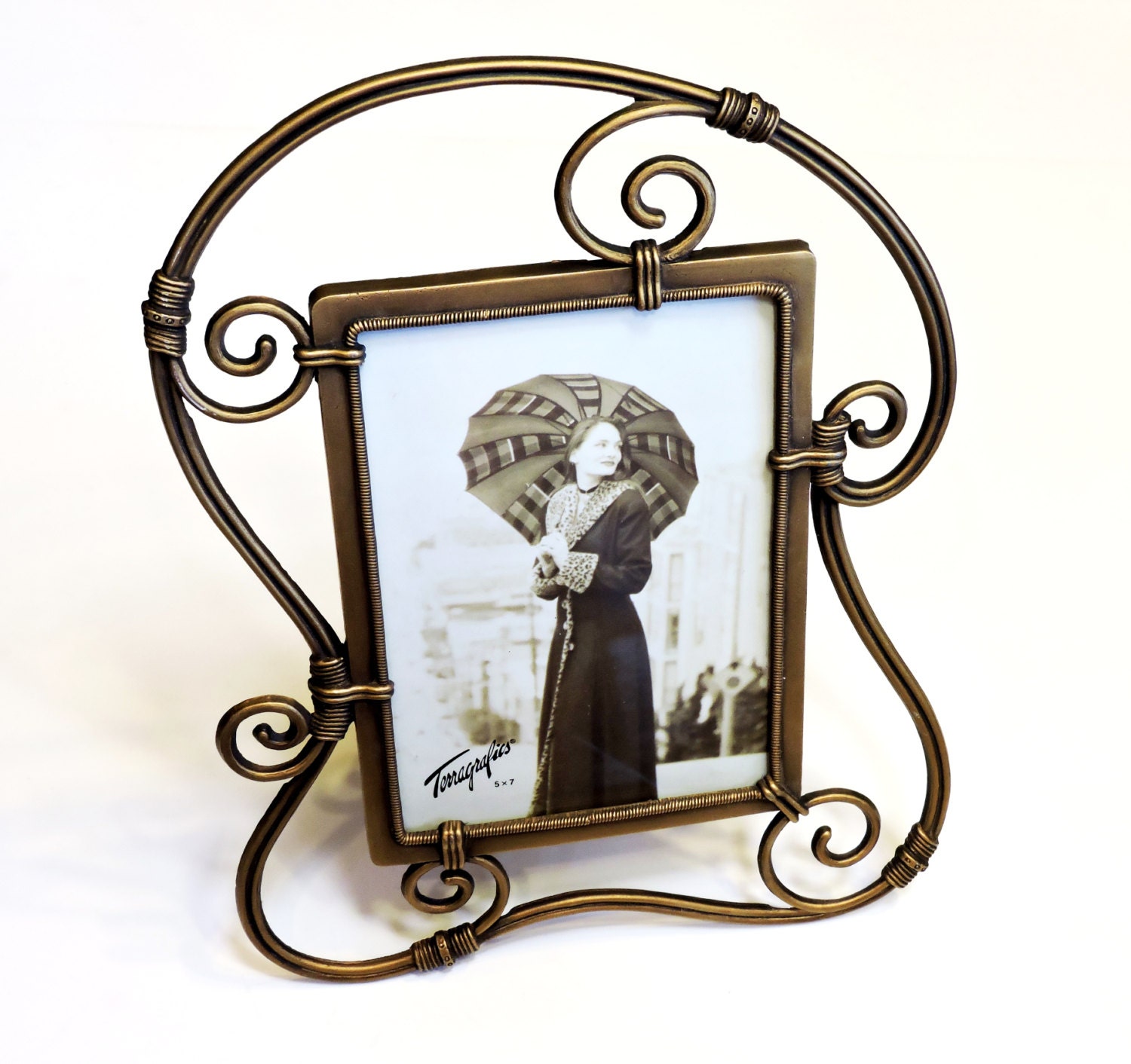 Ornate Metal Frame Vintage Table Top 5 x 7 Photo Picture