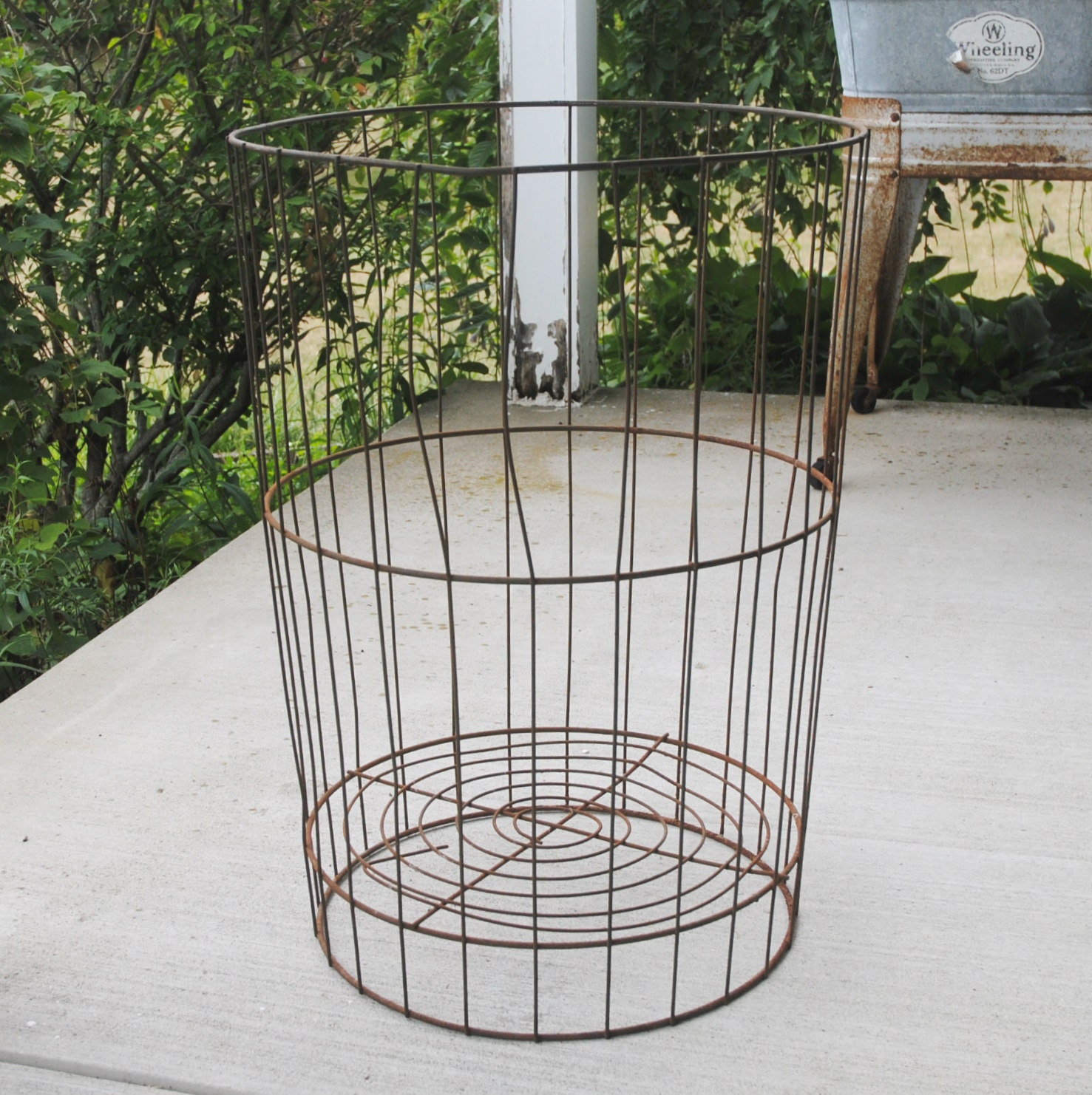 Vintage Wire Round Storage Basket Indoor Outdoor Upright Bin