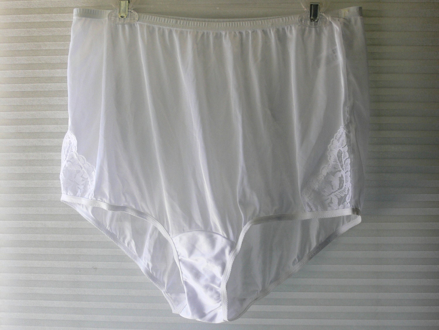 Vanity Fair White Nylon Panties Size 9 